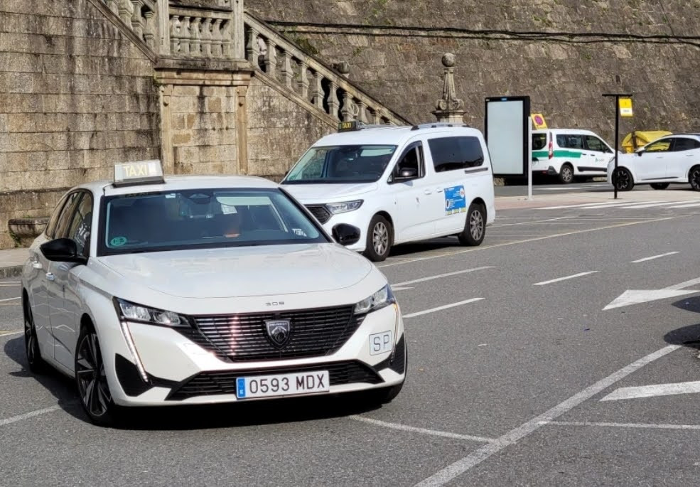 Taxis en Santiago de Compostela. Foto de Eladio Lois