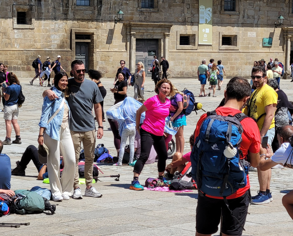 Turistas en el Obradoiro. Foto de Eladio Lois