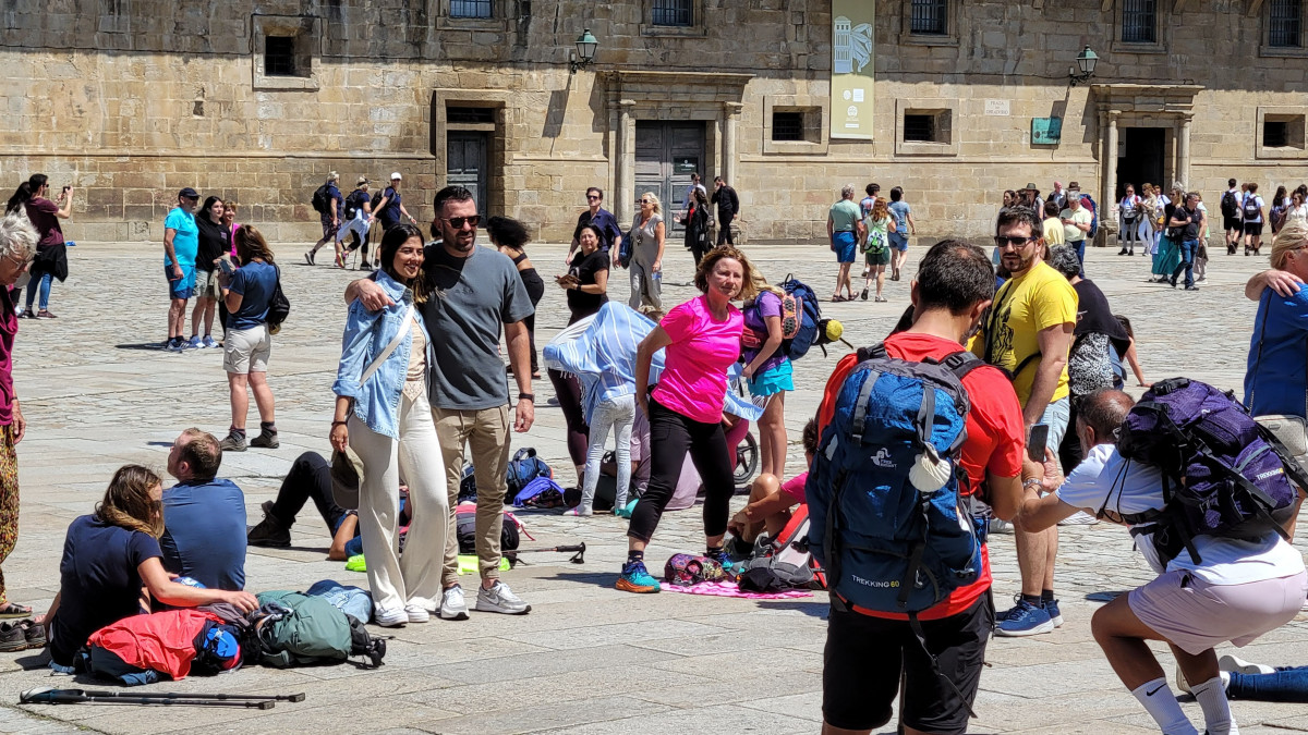 Turistas en el Obradoiro. Foto de Eladio Lois