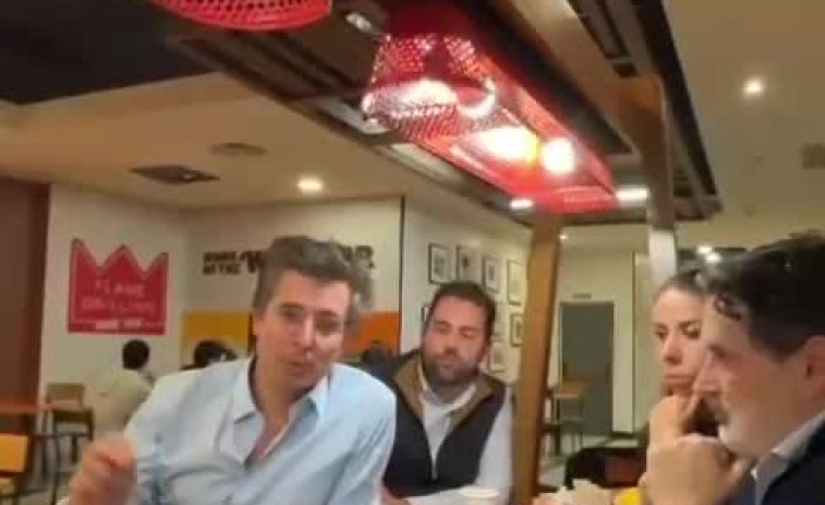 Borja Verea visita a los trabajadores de Burger King que fueron asaltados en Santiago