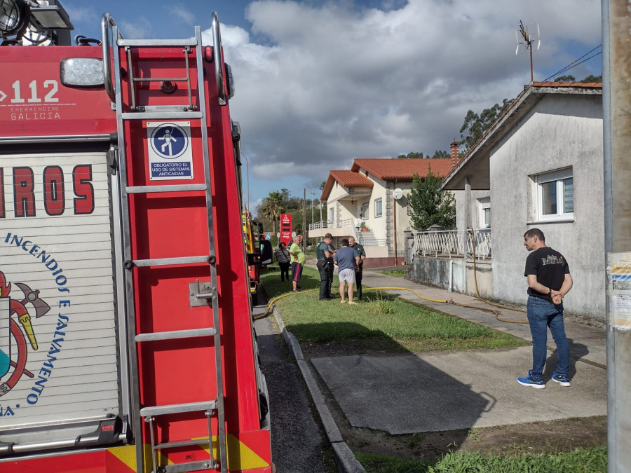 Incendio en una vivienda de Padrón