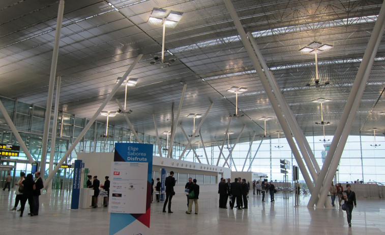 El Ayuntamiento trabaja con Aena para minimizar el impacto del cierre del aeropuerto