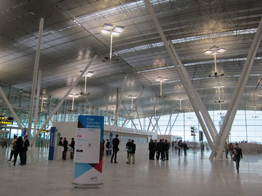 El Ayuntamiento trabaja con Aena para minimizar el impacto del cierre del aeropuerto