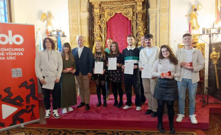 La USC premia a los ganadores del concurso 'Vémolo Nós'