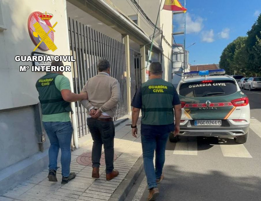 Desarticulan un grupo criminal que realizaba la estafa del hijo en apuros en Santiago y Milladoiro