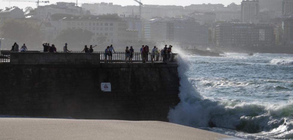 El litoral de A Coruña, en aviso amarillo por fenómenos costeros