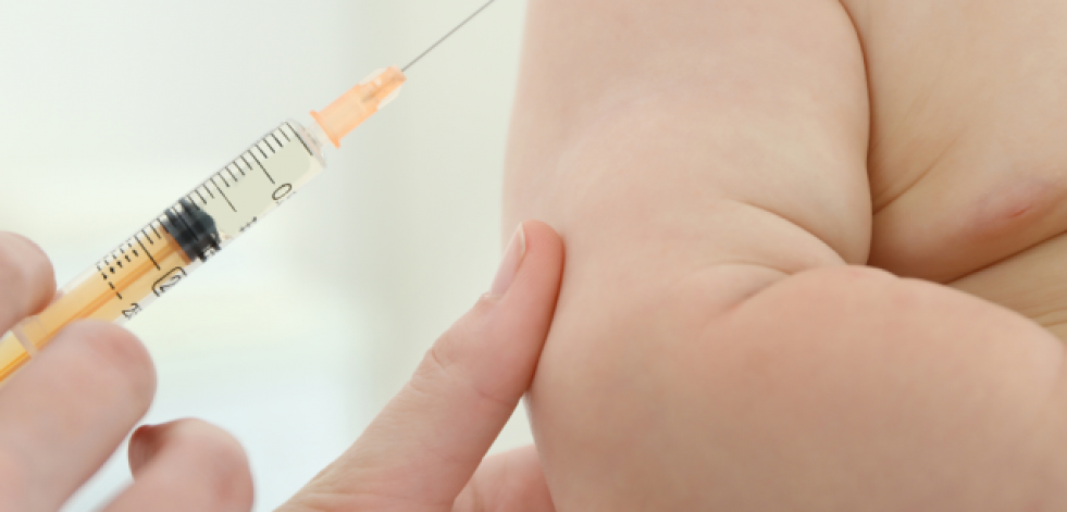 A Xunta inicia este luns a inmunización nos centros de saúde de nenos e nenas fronte ao virus respiratorio sincitial