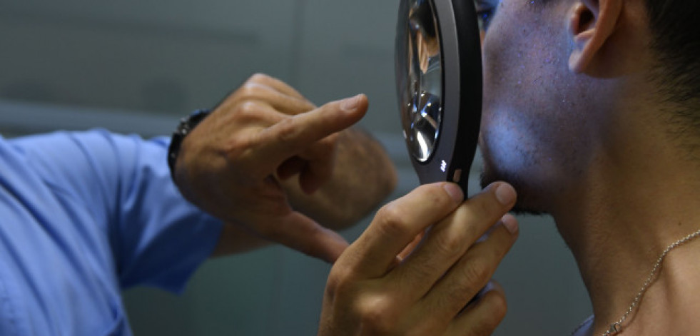 Denuncian que más de 500 médicos del Sergas aún no saben donde van a trabajar el próximo mes