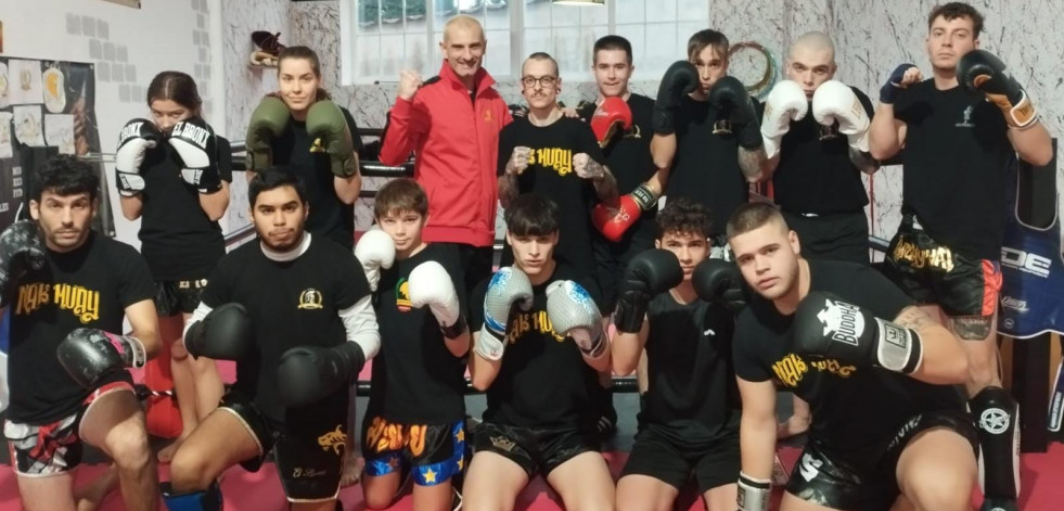 Las promesas del boxeo de Bertamiráns se miden ante un club pontevedrés