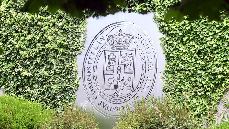 Hondo pesar en la USC por el fallecimiento de María del Carmen Martínez