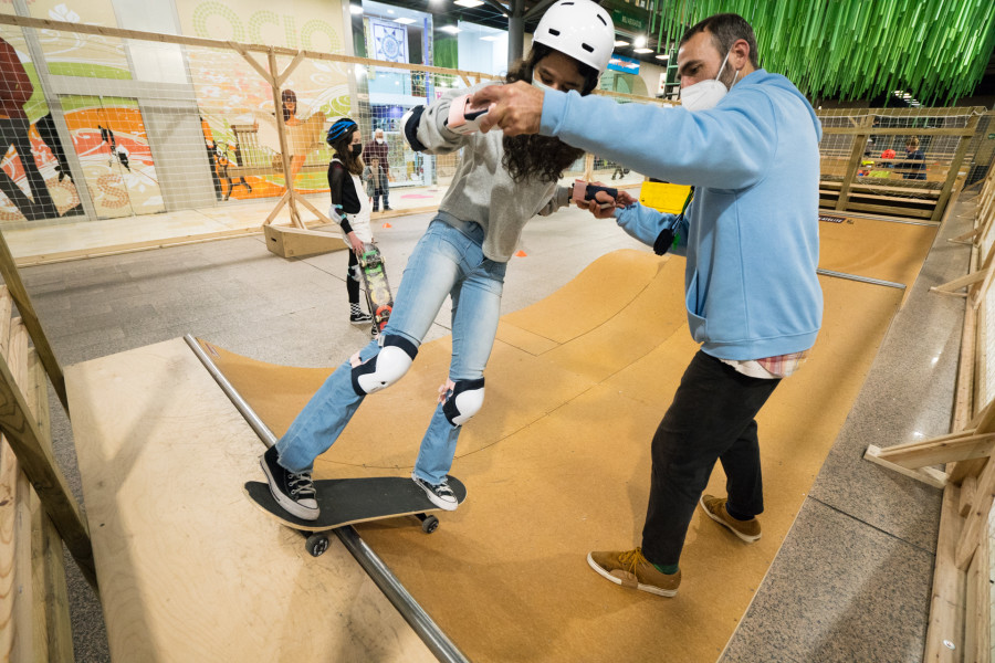 Skate Escola: achegar a monopatinaxe ao alumnado compostelán