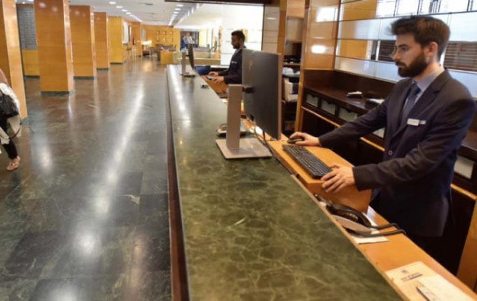 El registro de viajeros, fuertemente criticado por el sector, se activará este lunes