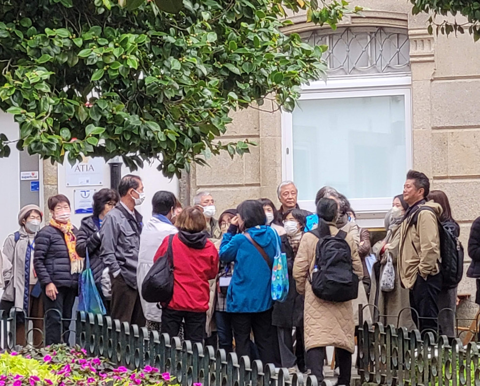 Turistas en la plaza de Fonseca. Foto de Eladio Lois