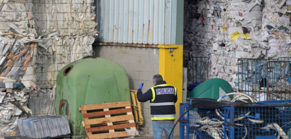 El hombre hallado en un contenedor de papel en A Coruña habría muerto aplastado