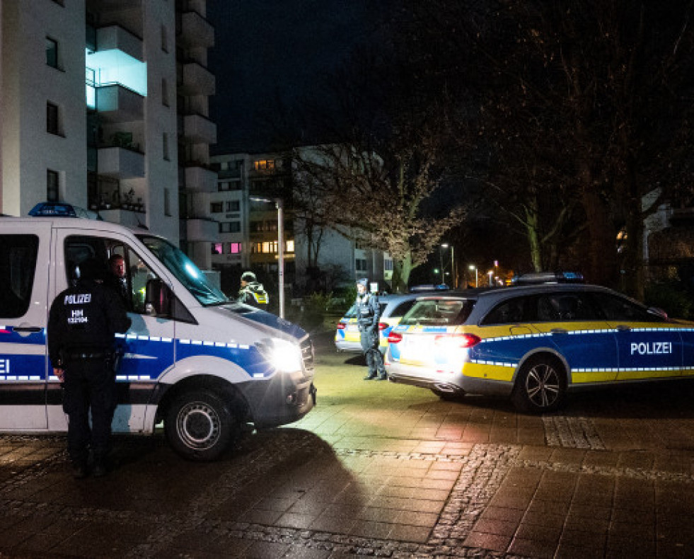 EuropaPress 6418697 15 december 2024 hamburg police officers secure scene shooting in hamburgs 20174