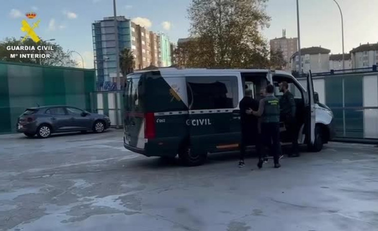 Desarticulado en Santiago un grupo criminal especializado en defraudar con contratos telefónicos