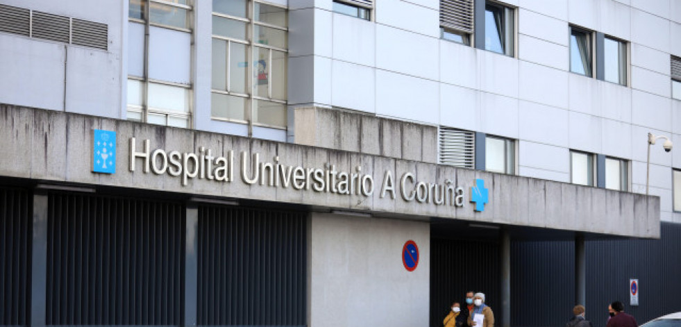 Hospitalizado en A Coruña un menor que se cayó de una ventana