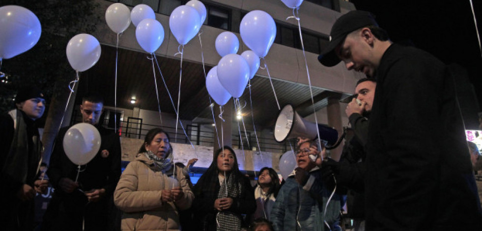 Globos al cielo para recordar a Yoel Quispe, el joven asesinado en el centro de A Coruña hace un año