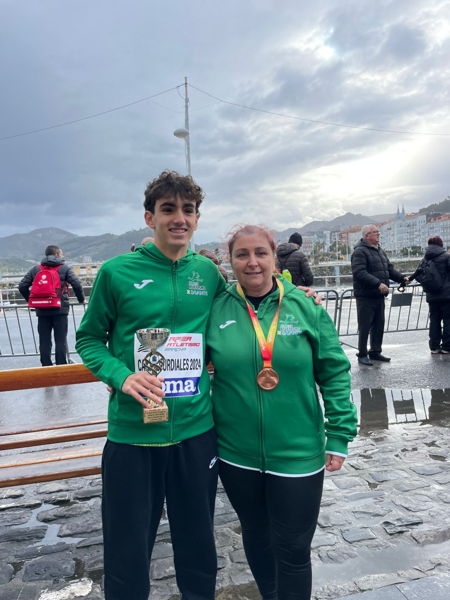 El Ames Atletismo celebra su primera medalla nacional con récord incluido