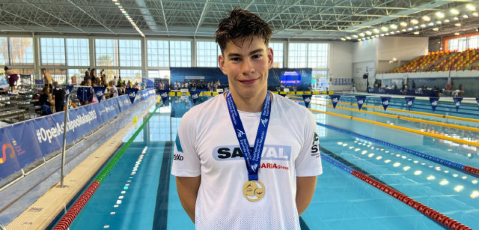 Mateo García bate el récord gallego de 400 libres