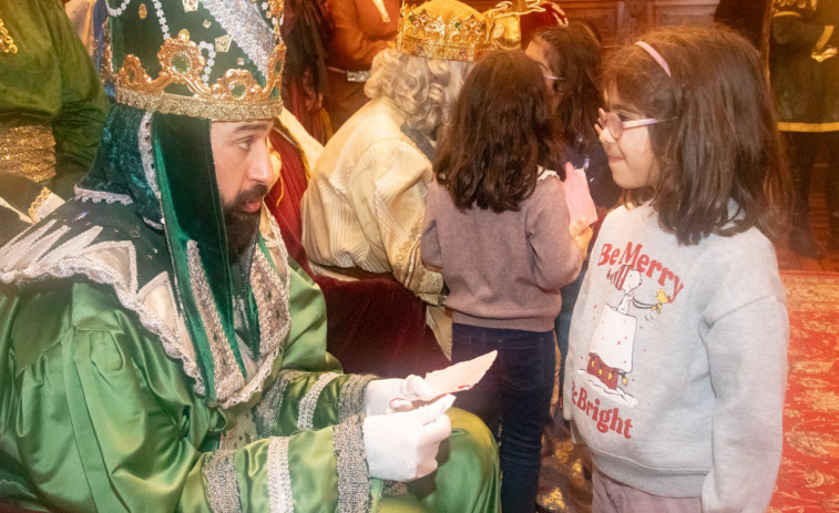 Los Reyes Magos recorren las calles de Santiago de Compostela