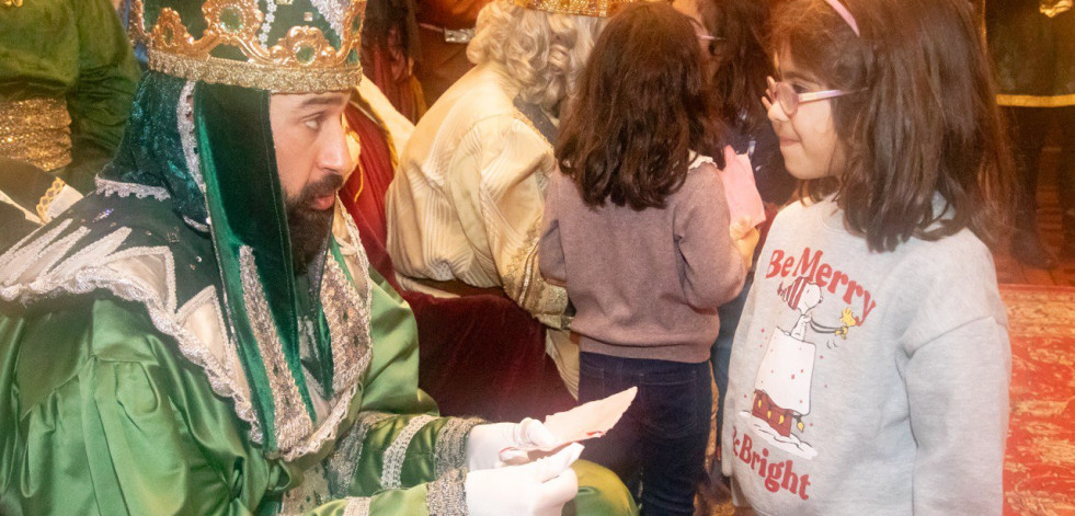 Los Reyes Magos recorren las calles de Santiago de Compostela