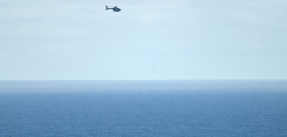 Una mujer y su bebé son evacuados en helicóptero de una patera en Lanzarote