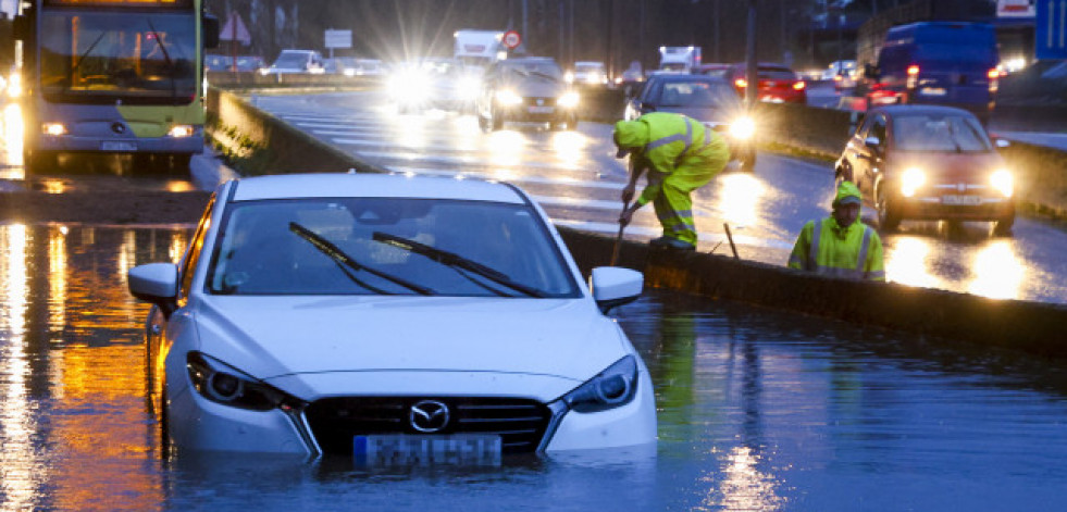 Inundaciones y caídas de árboles al paso del temporal en Galicia