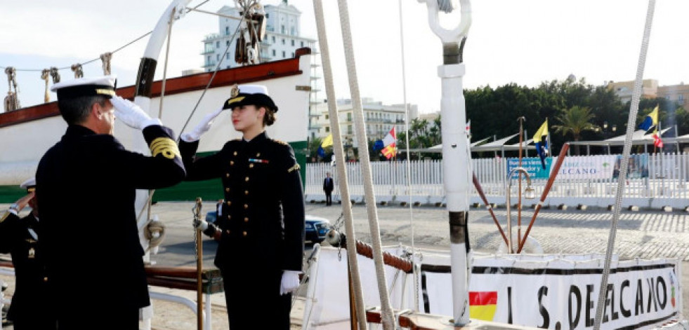 La princesa Leonor embarca en ‘Elcano’ para instruirse como guardiamarina