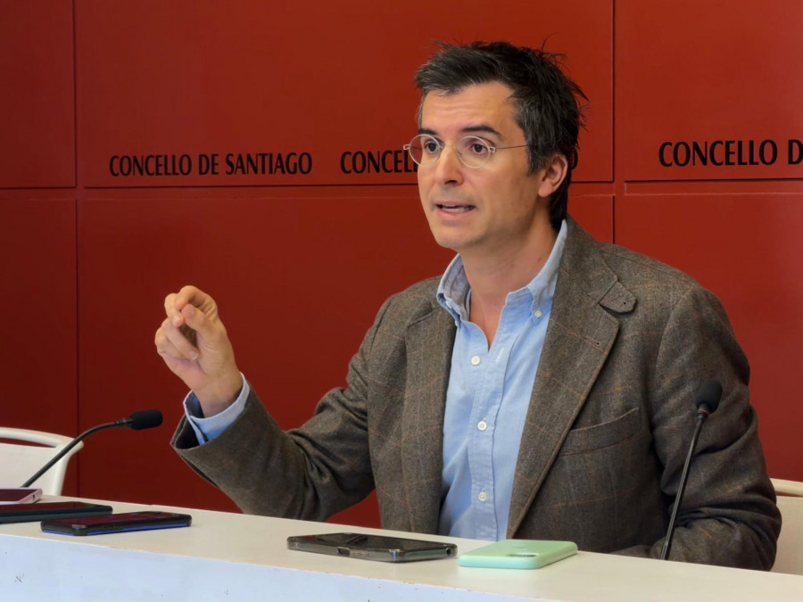 Borja Verea carga contra el Gobierno de Santiago: “os únicos que fixemos algo coa taxa turística fomos nós”