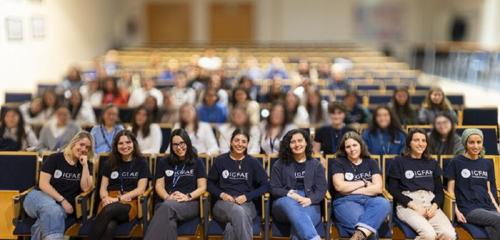 ¿Sabías que el CERN estará en Santiago? Descubre cómo participar en la masterclass más emocionante del año