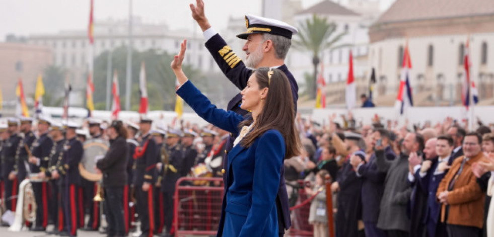 Los reyes despiden a la princesa Leonor entre lágrimas, sonrisas y mucha emoción