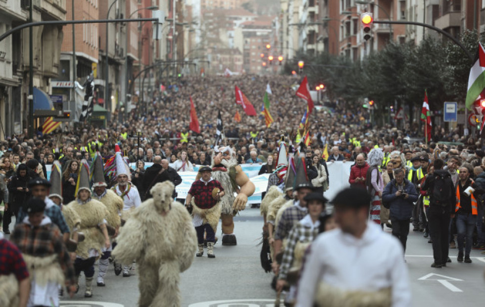 Varios miles de personas marchan en Bilbao en apoyo a los derechos de los presos de ETA