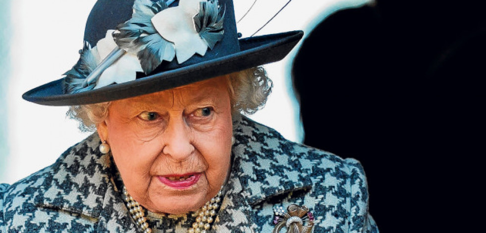 El MI5 ocultó a Isabel II que uno de sus asesores era un espía soviético