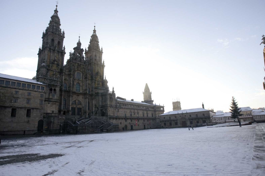 Santiago activa o protocolo de intervención ante neve