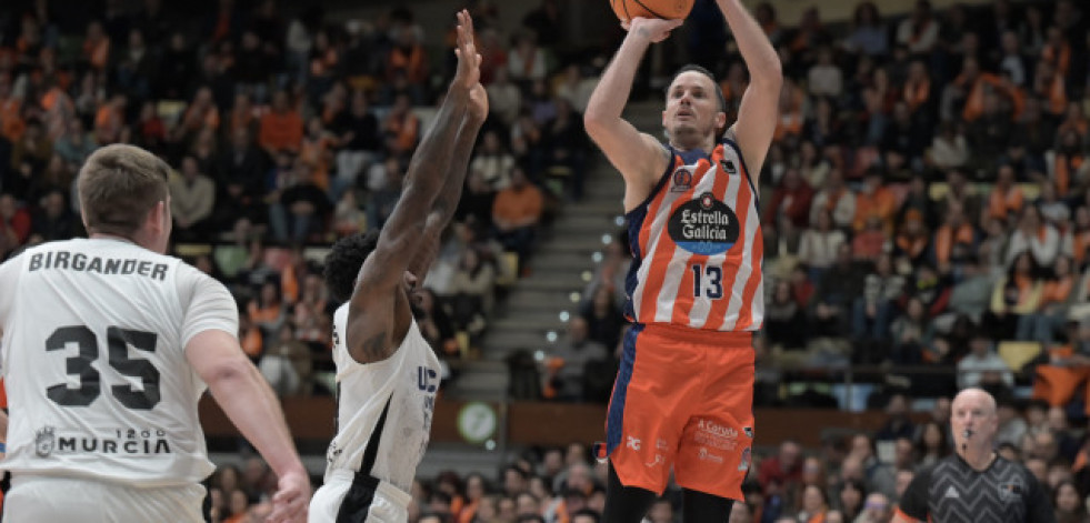 Thomas Heurtel, el debut del '13' en la derrota número 13 del Básquet Coruña