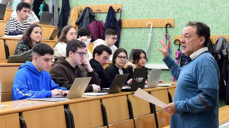 El profesorado ayudante de la USC denuncia precariedad laboral: "É inxusto, estamos nunha categoría que non nos corresponde"