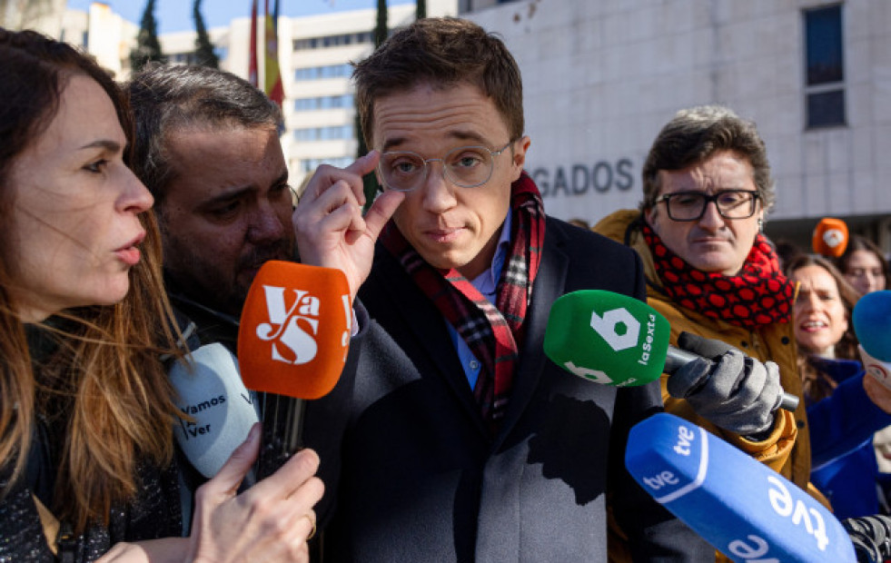 Errejón aporta al juez mensajes con Elisa Mouliaá que ella borró