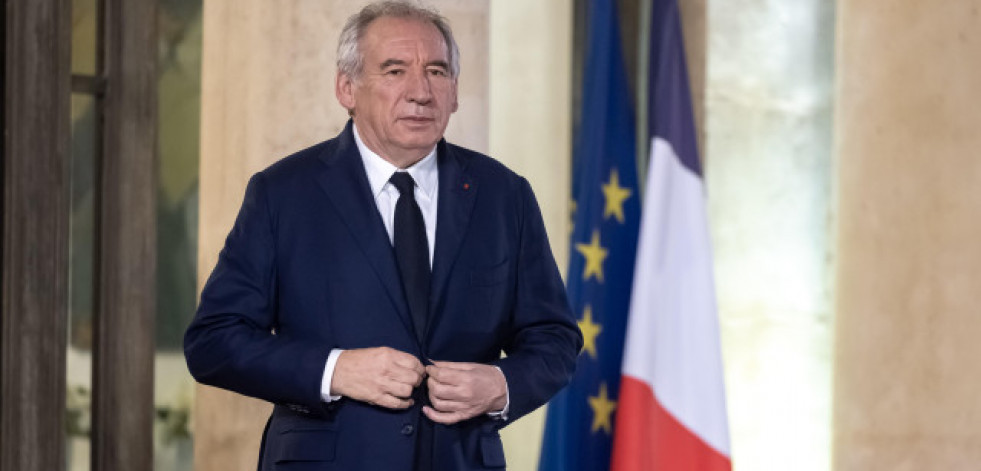 El Partido Socialista francés rompe la negociación con Bayrou por su posición sobre la inmigración