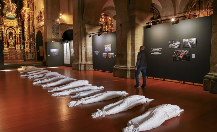 Tres fotoperiodistas palestinos exponen el horror de Gaza en Santiago de Compostela