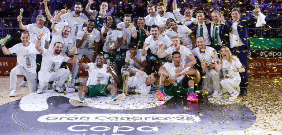 El Unicaja, liderado por Perry y Kravish, arrebata la corona al Real Madrid (93-79)