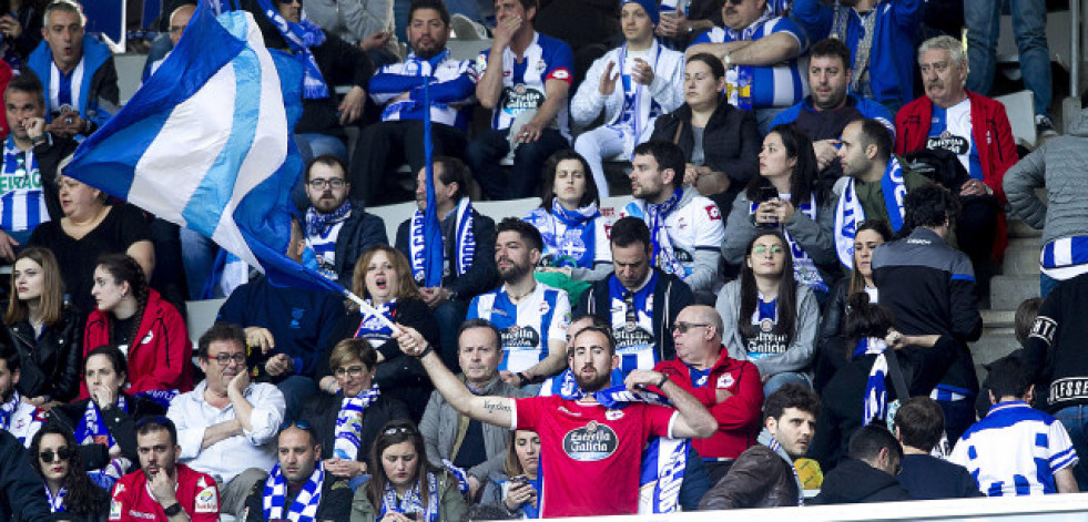 Avalancha blanquiazul para el Carlos Tartiere