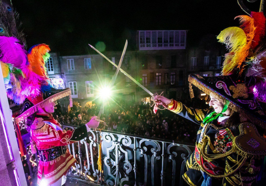 Las xeneralas da Ulla abren el Carnaval de Santiago con un pregón con repaso satírico a la política