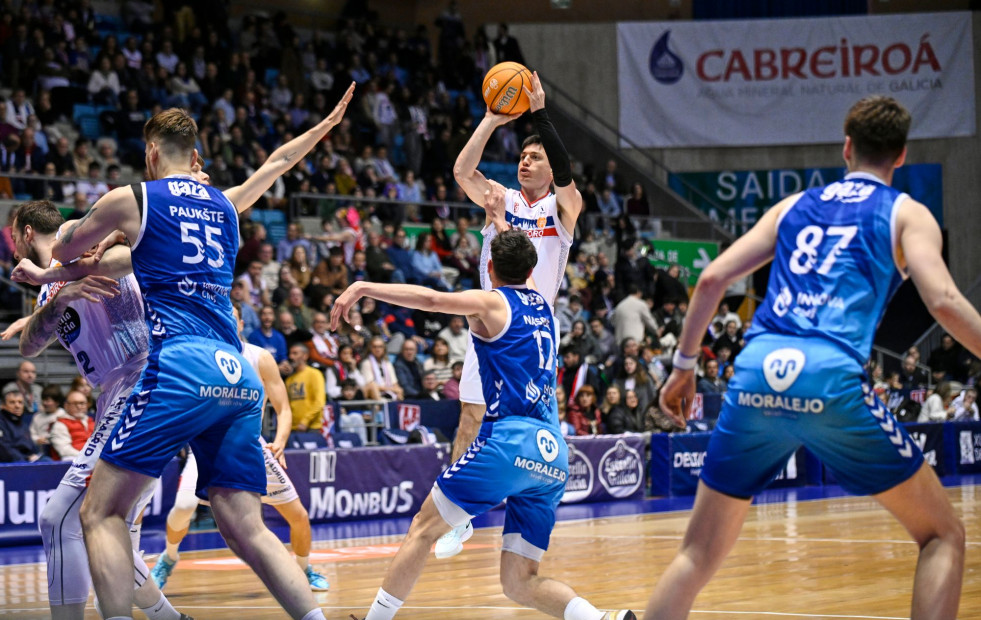 El Monbus Obradoiro se impone en casa al Caja Rural Zamora (93-59)