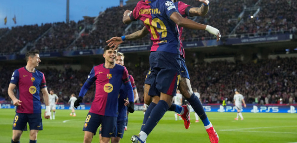 Un doblete de Raphinha y una genialidad de Lamine Yamal meten al Barça en cuartos (3-1)