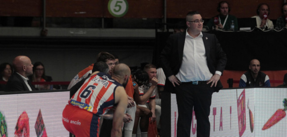 El Básquet Coruña hinca la rodilla ante el Girona y se queda sin aliento (89-99)