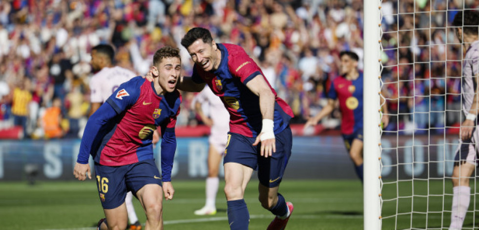 El Barcelona golea al Girona para seguir líder en solitario