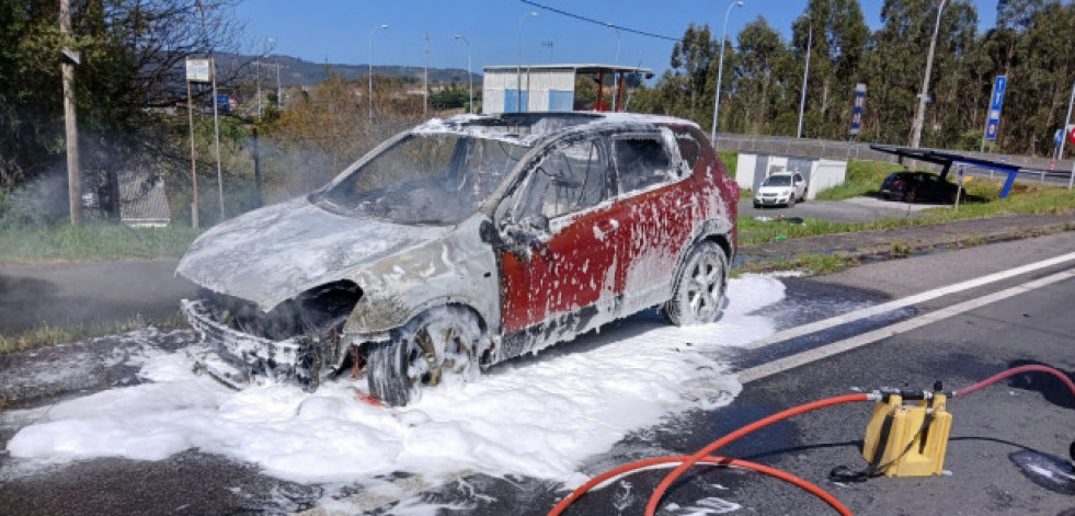 Arde un vehículo en Paiosaco