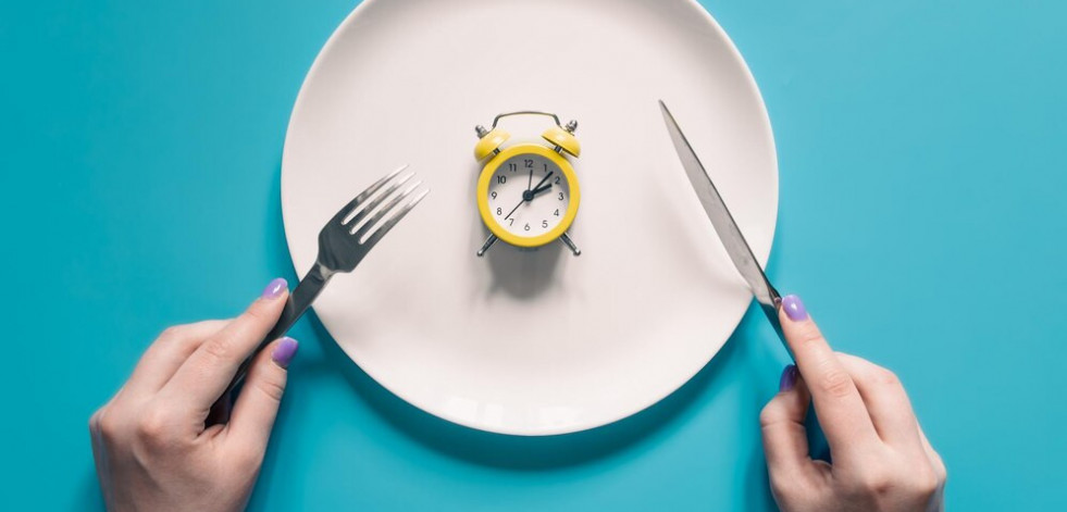 ¡Adiós al ayuno extremo! Reducir carbohidratos logra los mismos beneficios metabólicos