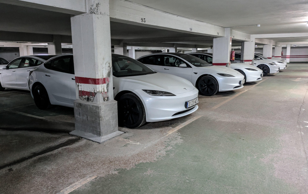 A Coruña será la base  de una flota de Teslas  para el transporte público